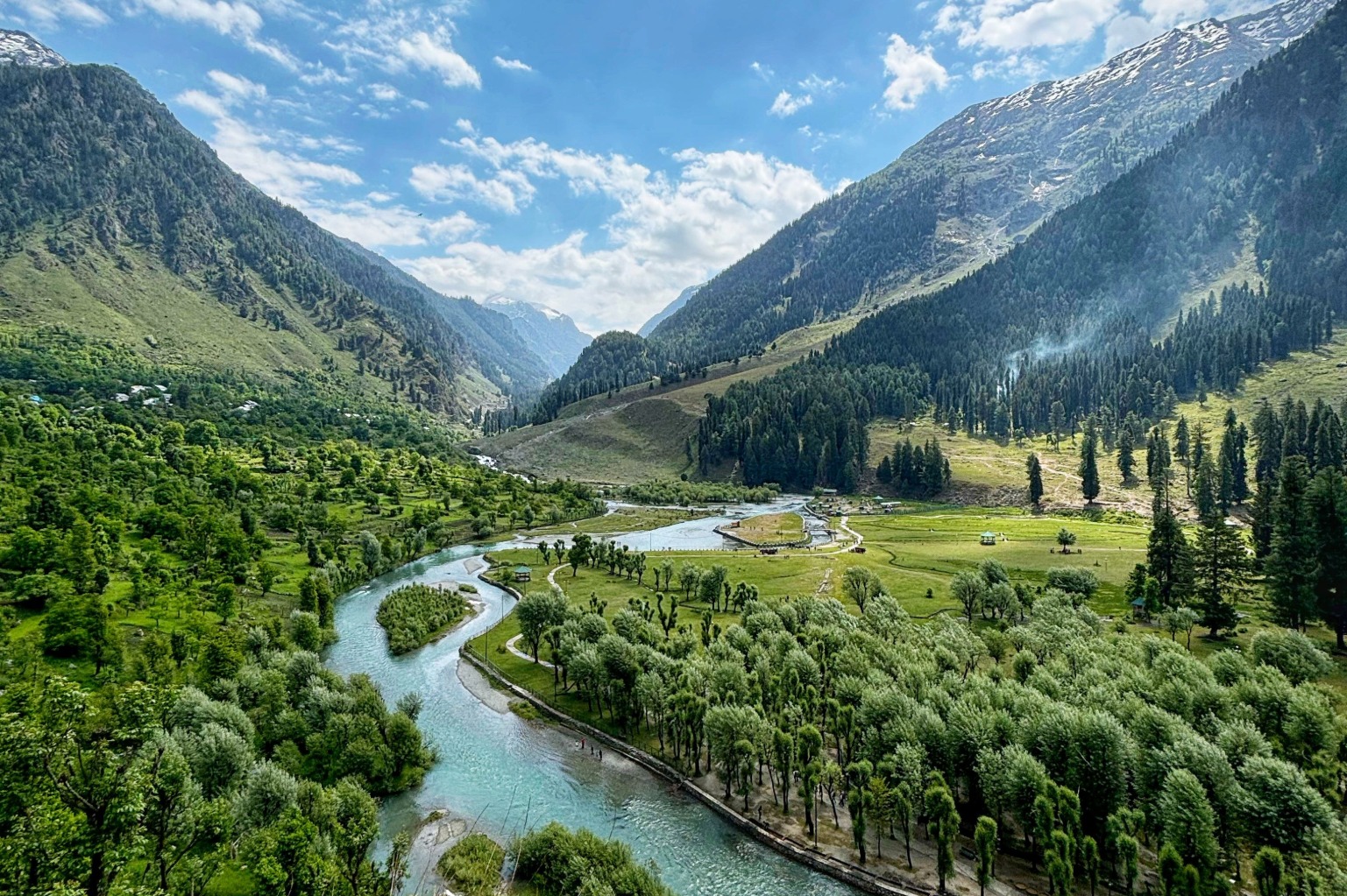4 Days / 3 Nights Pristine Pahalgam Retreat